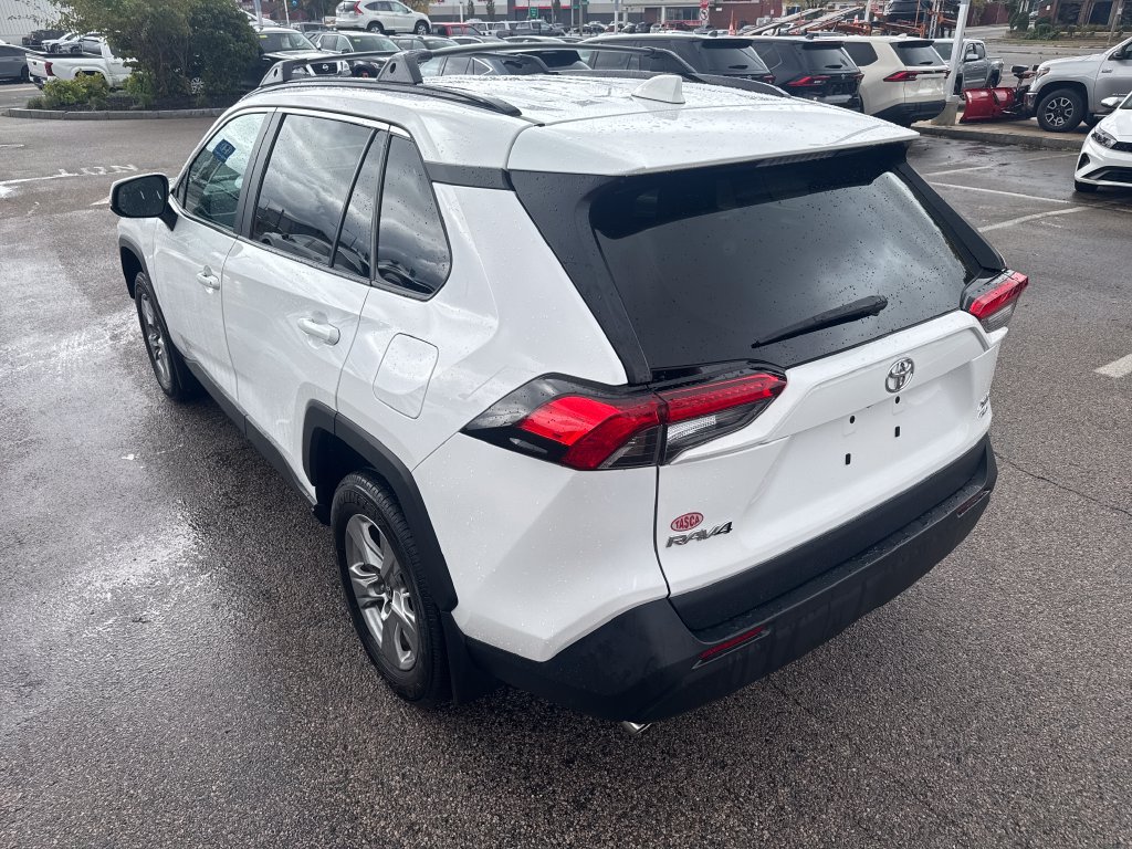 Used 2024 Toyota RAV4 XLE AWD/4WD image 5