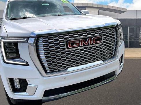 Used 2023 GMC Yukon XL Denali AWD/4WD image 29