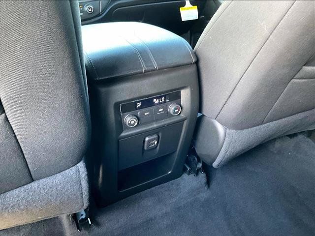 Certified 2023 Chevrolet Traverse LT FWD image 25