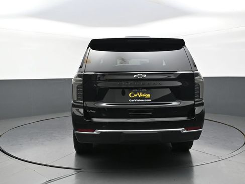 Used 2025 Chevrolet Suburban LT w/ Comfort Package AWD/4WD image 5