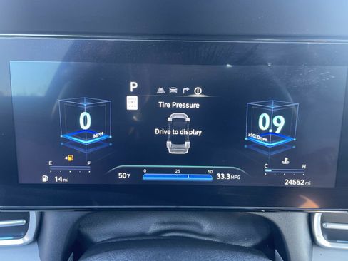 Used 2025 Hyundai Elantra Limited FWD image 20