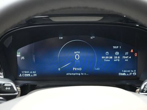 Used 2023 Lincoln Corsair AWD image 13