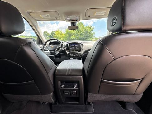 Used 2021 Chevrolet Traverse LT w/ LT Premium Package AWD/4WD image 55