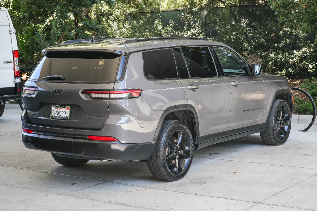 Used 2023 Jeep Grand Cherokee L Laredo AWD/4WD image 6