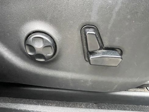 Used 2020 Jeep Cherokee Limited image 13