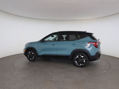 Used 2023 Honda HR-V LX image 8
