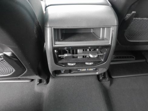 Used 2024 Jeep Grand Cherokee Laredo X w/ Luxury Tech Group I image 21