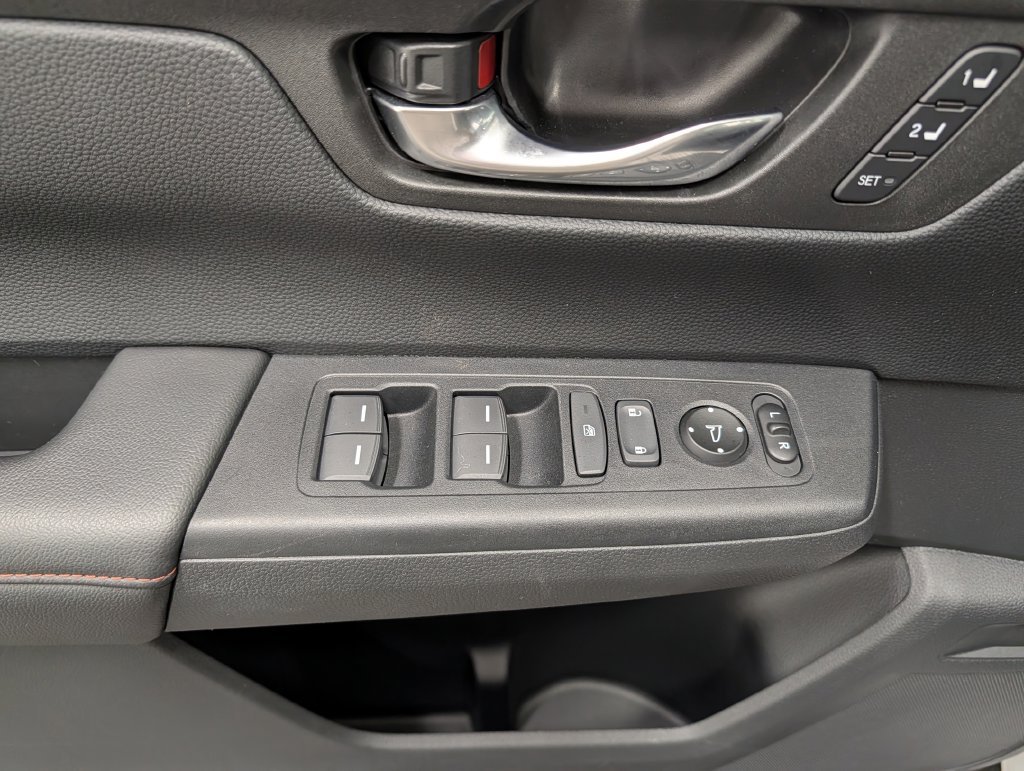 Used 2025 Honda CR-V Sport-L image 9