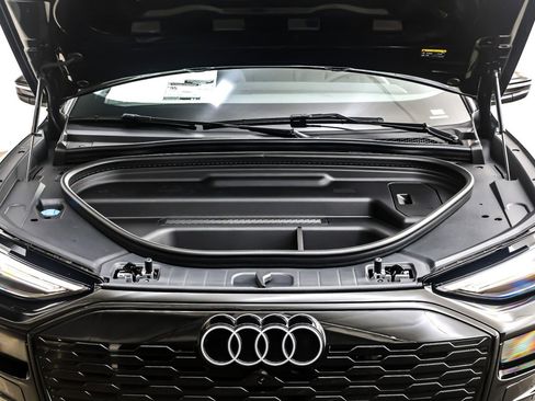 New 2025 Audi Q6 e-tron Premium image 11
