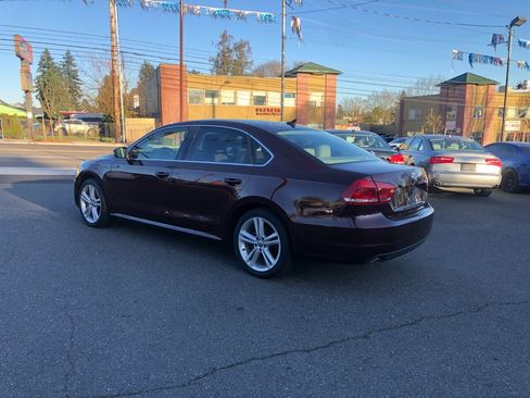 Used 2014 Volkswagen Passat TDI SE image 3