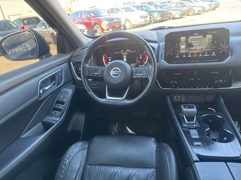 Used 2021 Nissan Rogue Platinum image 37