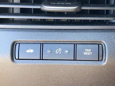 Used 2024 Nissan Altima 2.5 SV FWD image 19