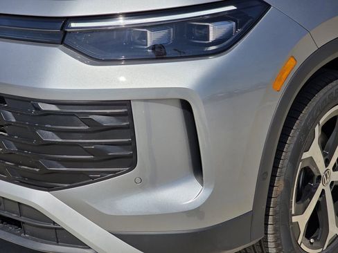 New 2026 Volkswagen Tiguan SE image 6