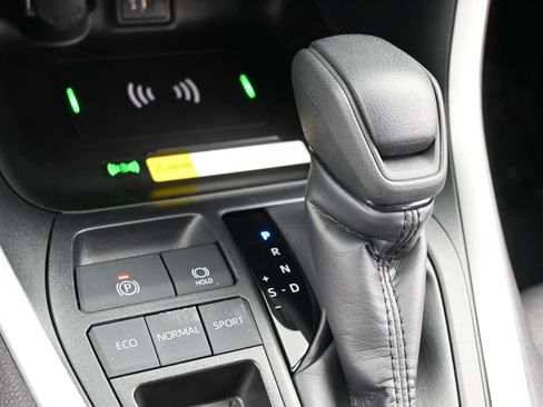 Used 2025 Toyota RAV4 XLE w/ Convenience Package FWD image 22