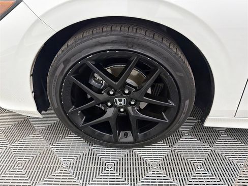 Used 2025 Honda Civic Sport image 12