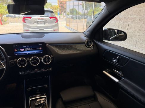 Used 2025 Mercedes-Benz GLA 250 image 36