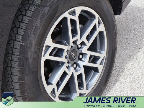 Used 2025 Ford Expedition Active AWD/4WD image 42