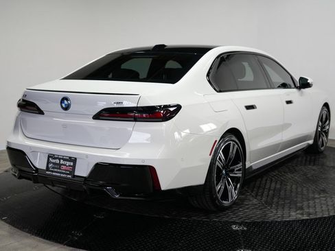 Used 2023 BMW i7 xDrive60 AWD/4WD image 8