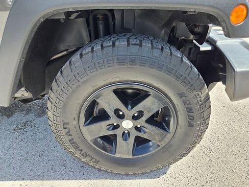 Certified 2018 Jeep Wrangler Sport AWD/4WD image 19