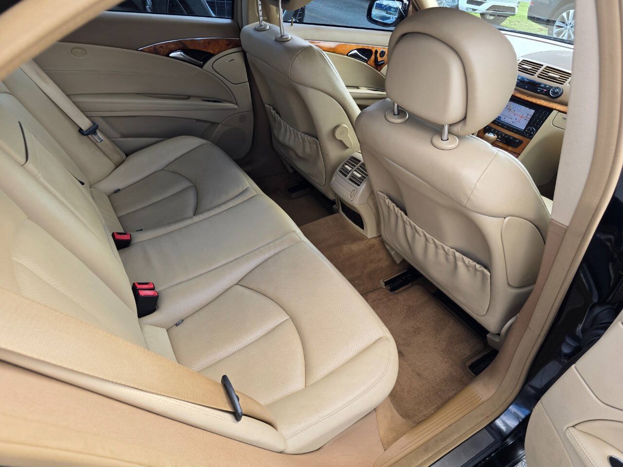 Used 2008 Mercedes-Benz E 350 4MATIC Sedan image 25