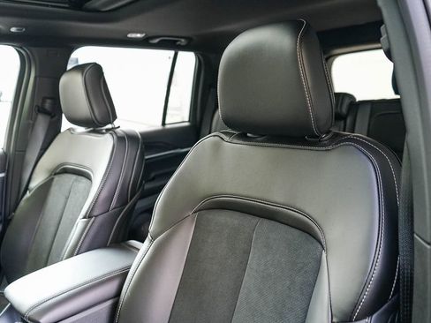 New 2026 Jeep Grand Cherokee Altitude image 25