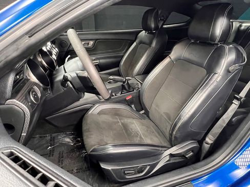 Used 2017 Ford Mustang Shelby GT350 RWD image 3