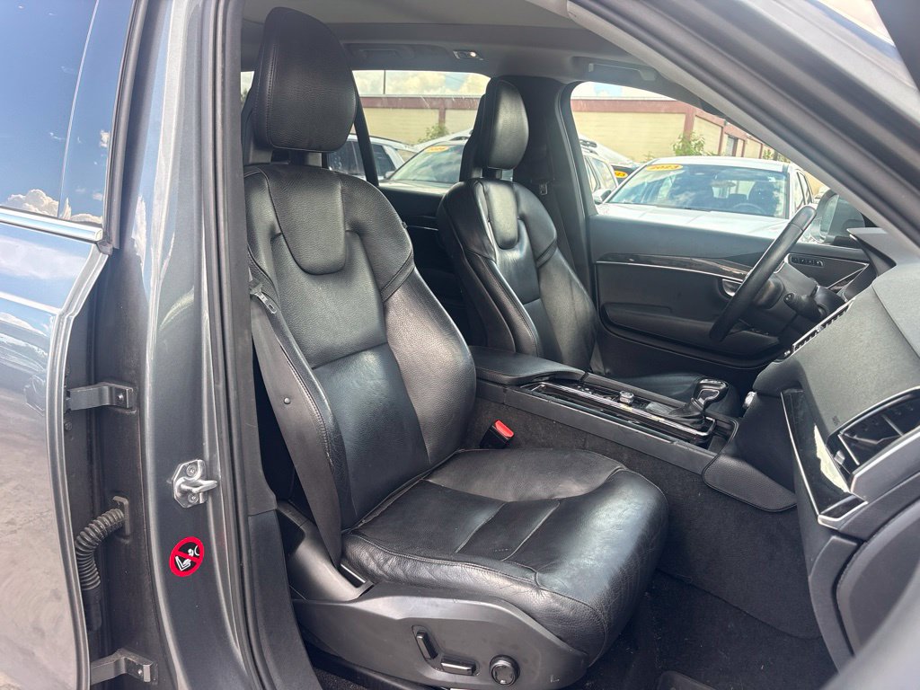 Used 2018 Volvo XC90 T6 Momentum w/ Convenience Package AWD/4WD image 21