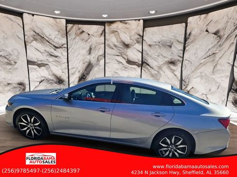 Used 2018 Chevrolet Malibu LT w/ Sport Package image 3