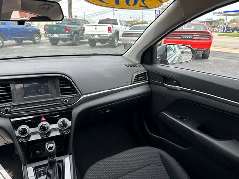 Used 2019 Hyundai Elantra SE w/ Cargo Package image 33