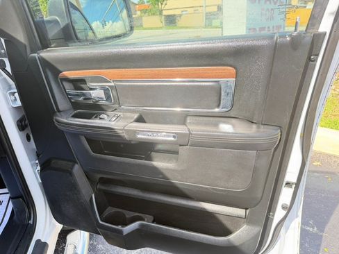 Used 2018 RAM 1500 Laramie w/ Convenience Group AWD/4WD image 20