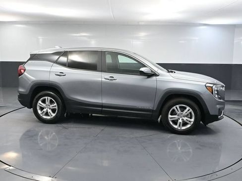 Used 2024 GMC Terrain SLE FWD image 4
