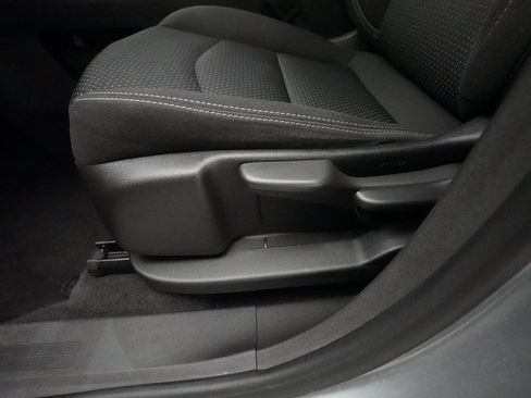 Certified 2024 GMC Terrain SLE image 28