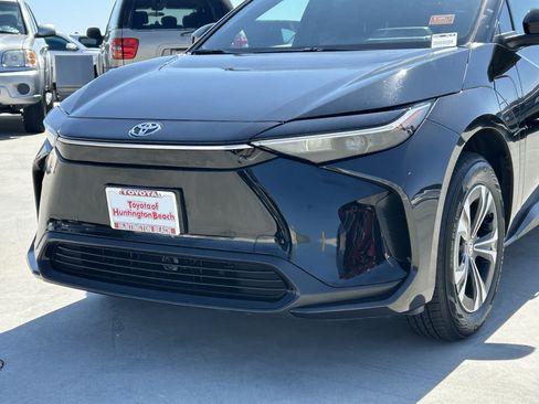 Certified 2023 Toyota bZ4X AWD w/ Weather Package image 7