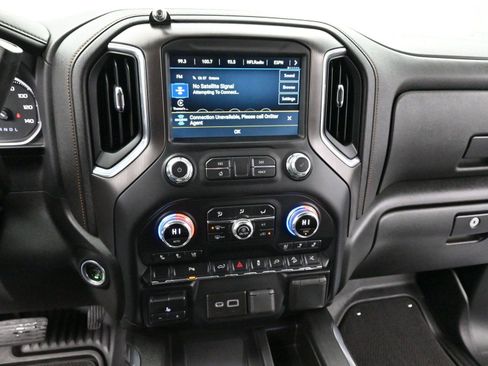 Used 2022 GMC Sierra 2500 AT4 w/ AT4 Preferred Package image 22