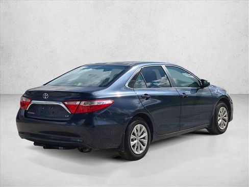 Used 2015 Toyota Camry LE FWD image 5