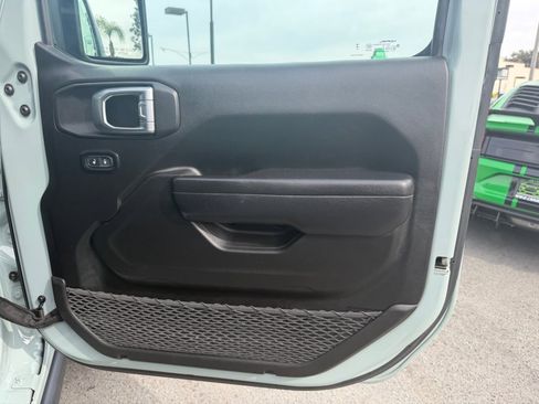 Used 2024 Jeep Wrangler Willys image 27