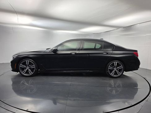 Used 2016 BMW 740i RWD image 7