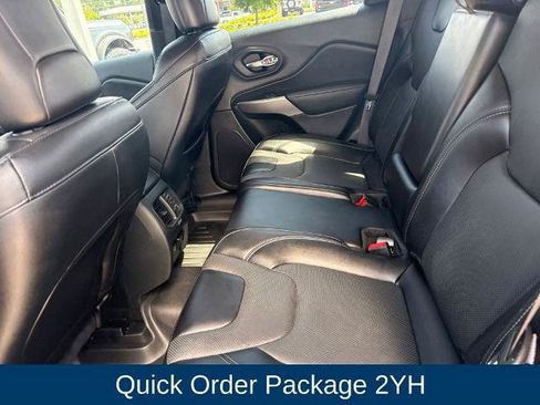 Used 2022 Jeep Cherokee Latitude Lux w/ Sun & Sound Group FWD image 17
