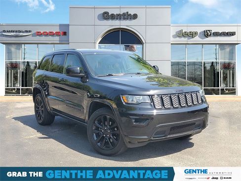 Used 2020 Jeep Grand Cherokee Altitude image 1