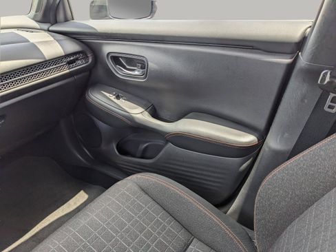 Used 2024 Honda HR-V Sport image 16