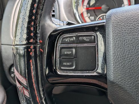 Used 2019 Dodge Grand Caravan SE FWD image 14