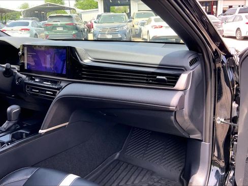 Used 2026 Toyota Camry SE w/ Multimedia Upgrade Package image 19