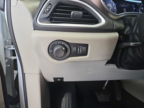 Used 2023 Chrysler Voyager LX FWD image 25
