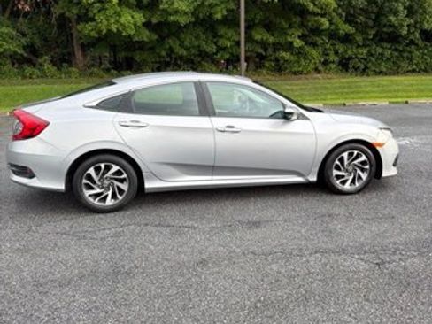 Used 2016 Honda Civic EX image 8