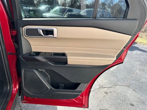 Used 2020 Ford Explorer XLT w/ Equipment Group 202A image 17