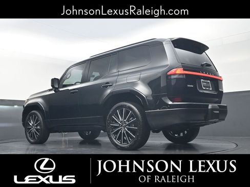 Certified 2025 Lexus GX 550 w/ Cold Area Package image 19