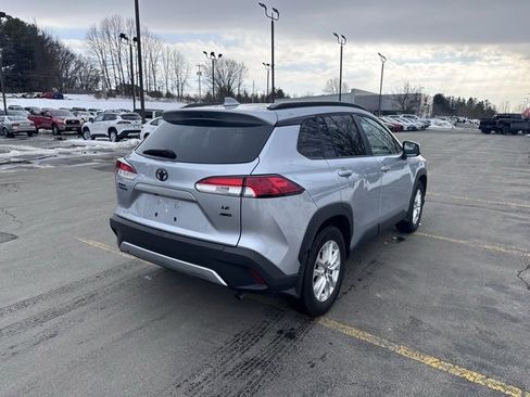 Used 2023 Toyota Corolla Cross LE w/ Moonroof Package image 3