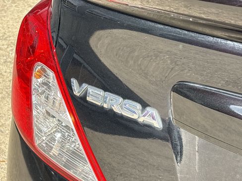 Used 2013 Nissan Versa SV image 18