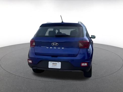 Used 2025 Hyundai Venue SEL FWD image 12