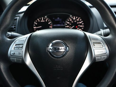 Used 2017 Nissan Altima 2.5 S w/ Power Driver Seat Package FWD image 10